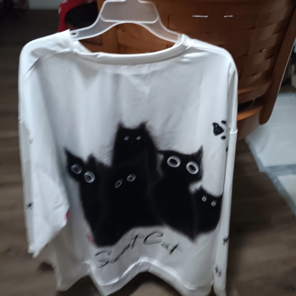 Womens 5xl but in usa size it a 20 to 22